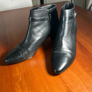 COLE HAAN LIGHTLY USED WOMENS BLACK LEATHER SUEDE Size 9B